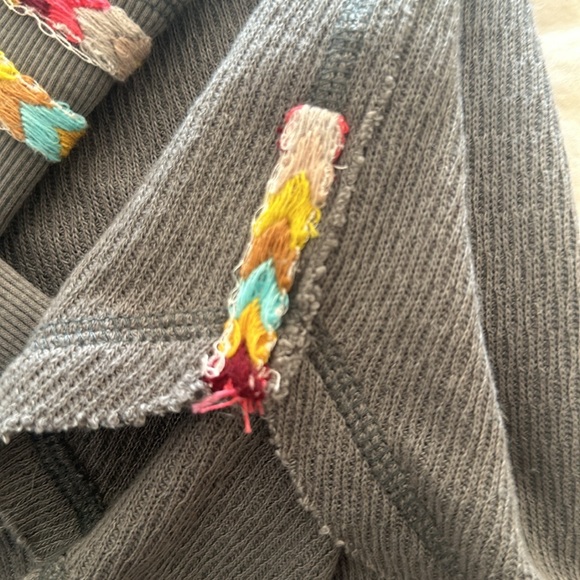 We The Free Rainbow Thermal Henley Long Sleeve Women's Size L, Dark Gray - Picture 6 of 9